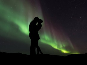 Couple Silhouette Northern Lights 5K