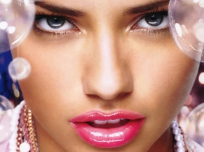 Adriana Lima Pretty Lips