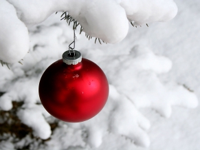 Christmas Ball Snow