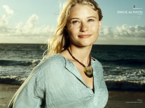 Emilie de Ravin as Claire in Lost