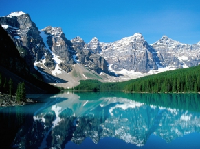 Moraine Lake Valley of Ten Peaks