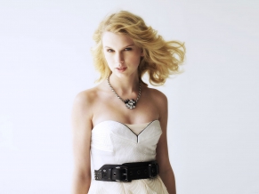 Taylor Swift 4