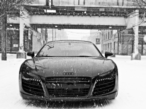 Audi R8 in Snow