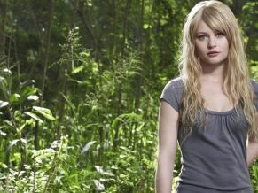 Emilie de Ravin 1