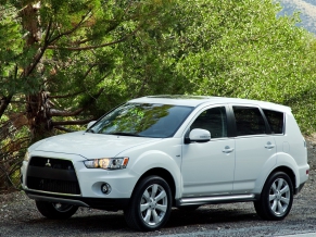 2010 Mitsubishi Outler GT