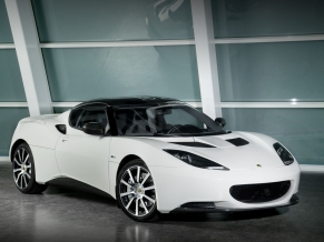 2010 otus Evora Carbon Concept