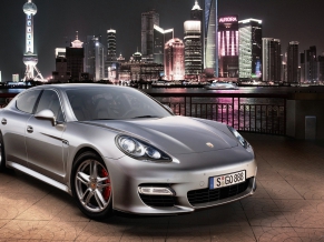 2010 Porsche Panamera 8