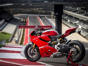 2013 Ducati Superbike 1199 Panigale R