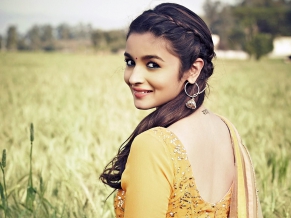 Alia Bhatt in Humpty Sharma Ki Dulhania
