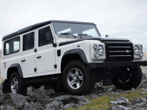 L Rover Defender Fire Ice Editions 3