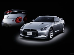 Nissan GT R 2