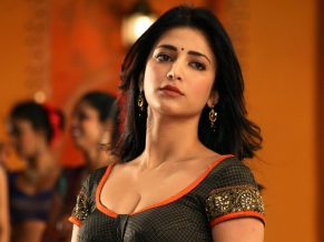 Shruti Haasan Hot