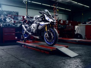 Yamaha YZF R1M 2015