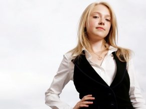 Dakota Fanning 2010 hoot