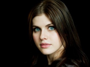 Alexra Daddario 2015