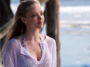 Ama Seyfried in Dear John