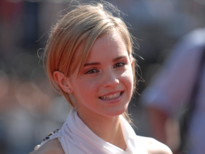 Emma Waton Smiling Widescreen HD