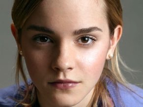 Emma Watson in Very Close HD