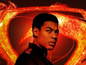 Aaron Pierre as Dev Em in Krypton