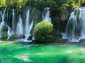 Kravice waterfalls