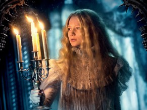 Mia Wasikowska Crimson Peak