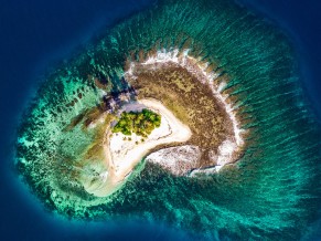 Isl Beach Aerial View 4K