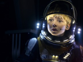 Maxwell Jenkins as Will in Lost in Space 4K