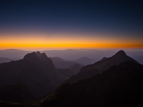 Sunset Horizon Mountains 4K