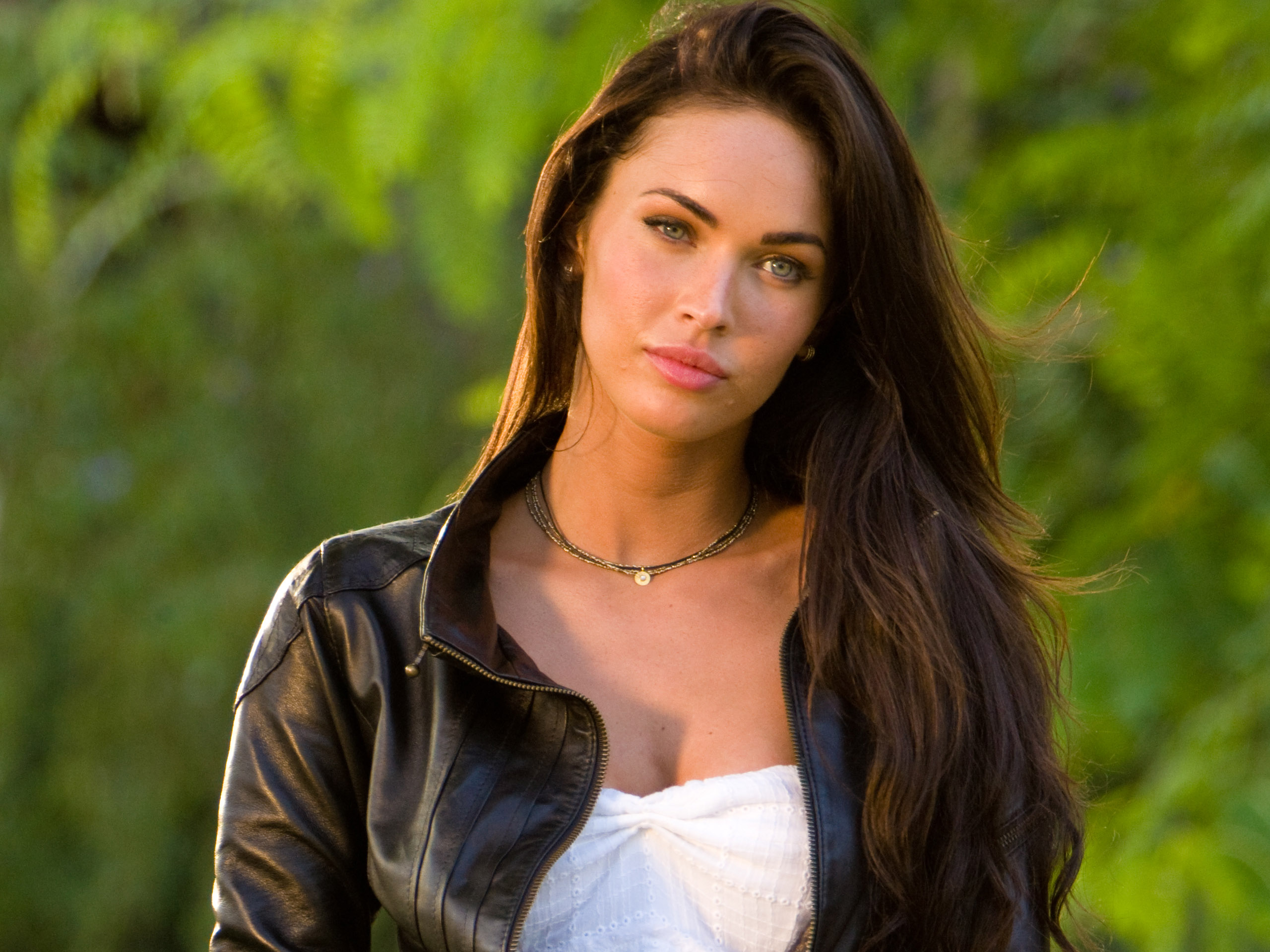 Fox trans. Меган Фокс. Меган Фокс (Megan Fox). Меган Фокс 2021. Меган Фокс в 16.